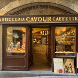 Bergamo_old_town_Cavour_pasticceria